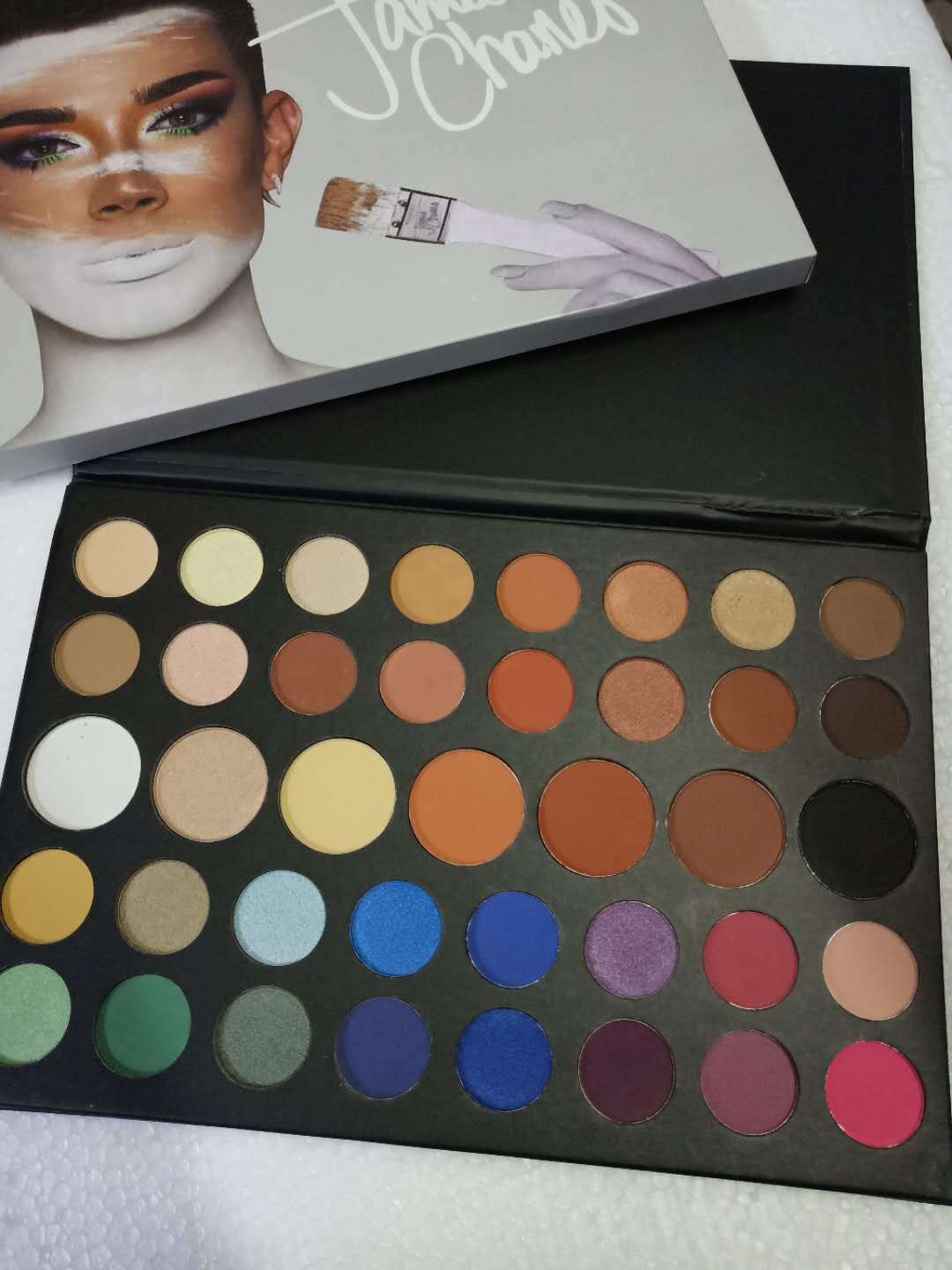 Complete View of 39-Shade Earth Tone Eyeshadow Palette